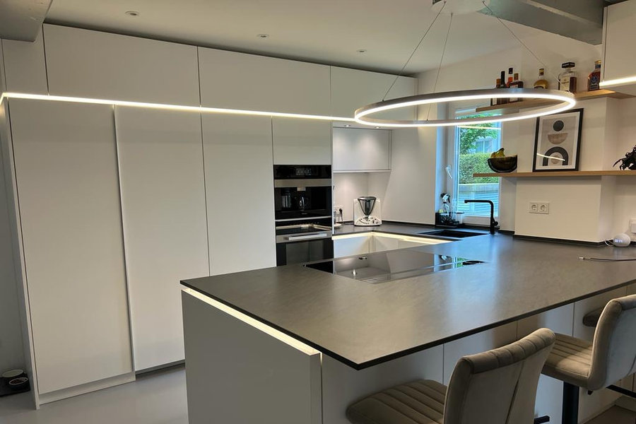 main-easy-smarthome KNX Smarthome Elektriker Elektrotechnik Frankfurt Hessen intelligentes Wohnen Mediensteuerung, Sprechsteuerung, Integration der Alarmanlage und digitaler Sprachassistenten